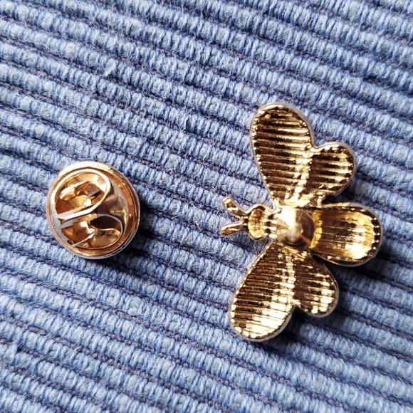 Enamel pin - Picture 2 of 2